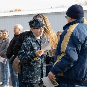 9_WELCOME 3_HANDING OUT PROGRAMS 9_WELCOME 3_HANDING OUT PROGRAMS